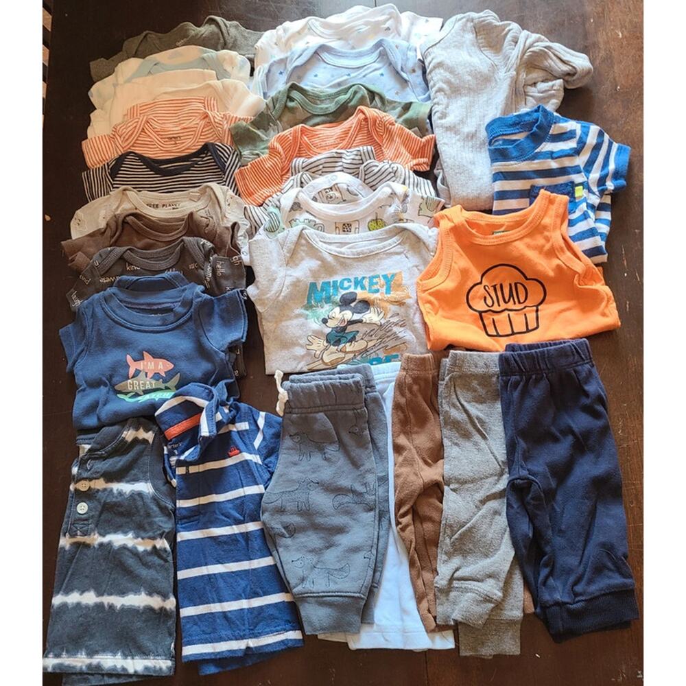 26 pc lot boy's 0-3 month clothes for spring/summer